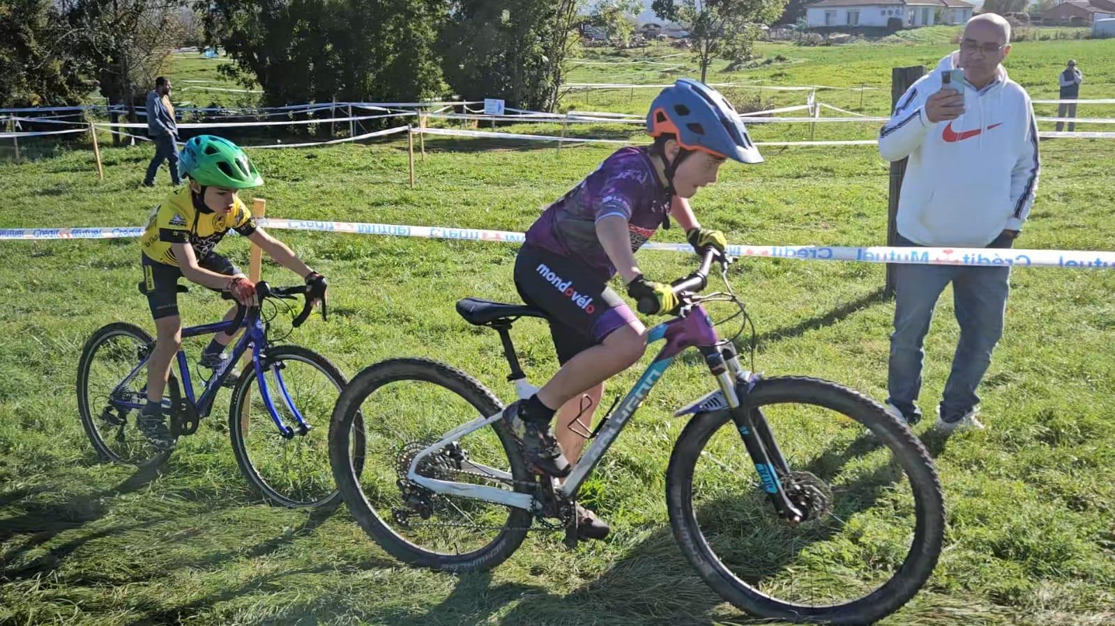 Adrien dans les roues