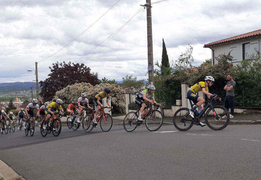 Emile mène le peloton